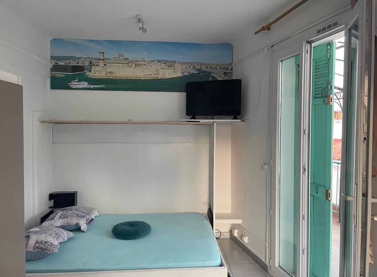 Stud Terras Ville Corniche 2 Pers Stat Gratuit Rue Modif Suivt Possib Et Accord Exclusif Marseilles Exterior foto